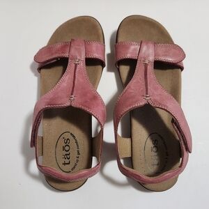 Taos The Show Pink Leather T-strap Sandals In Size 7 Orthopedic Comfort Style